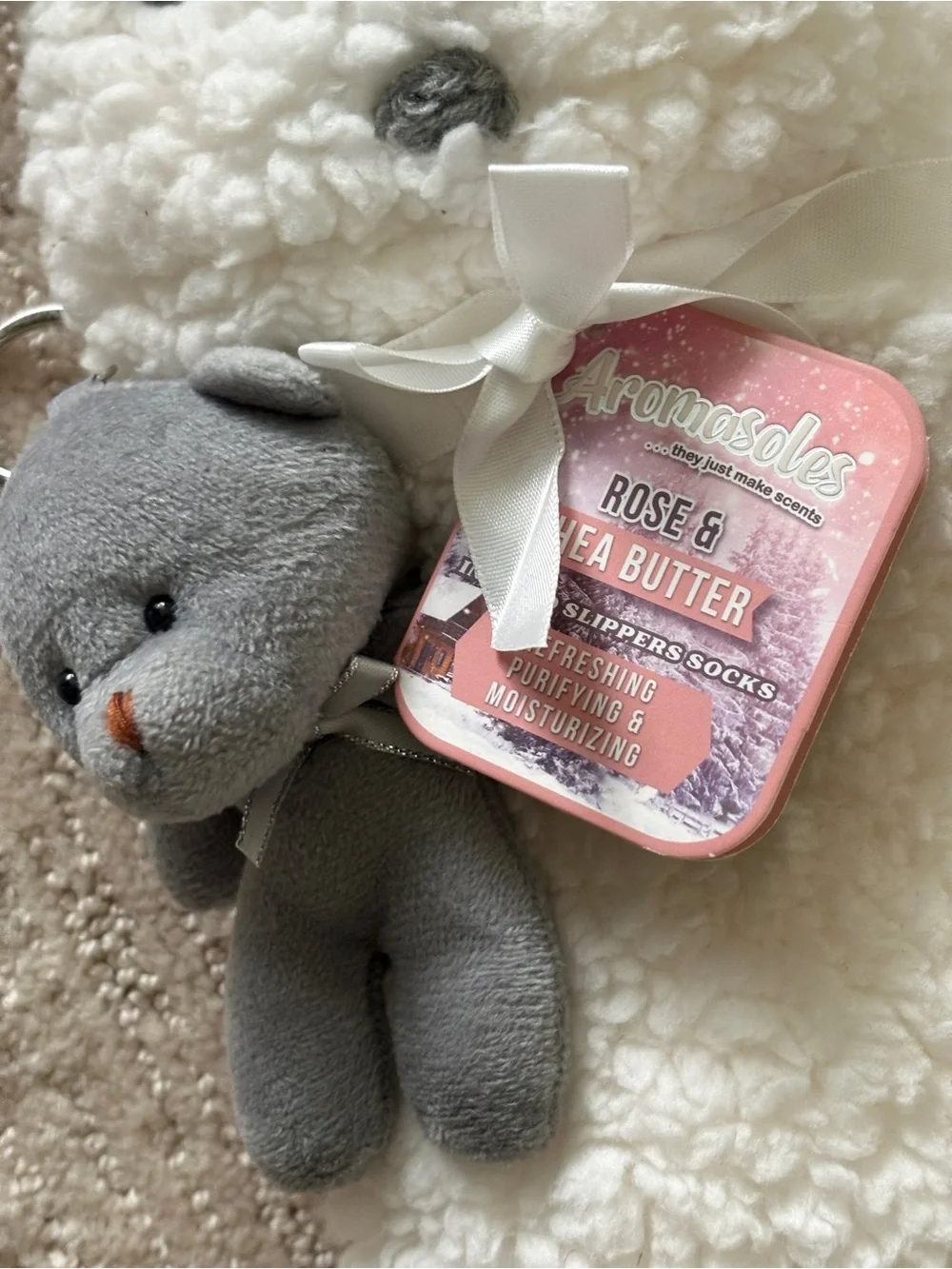 Aromasoles Rose & Shea Butter Infused Slipper Socks NEW Lamb Spa Gift Set